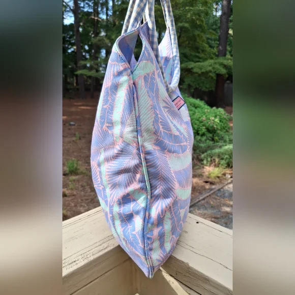 Vineyard Vines Martha's Vineyard Island Palm Tree Print Pink/Purple/ Tote Bag - Picture 5 of 12